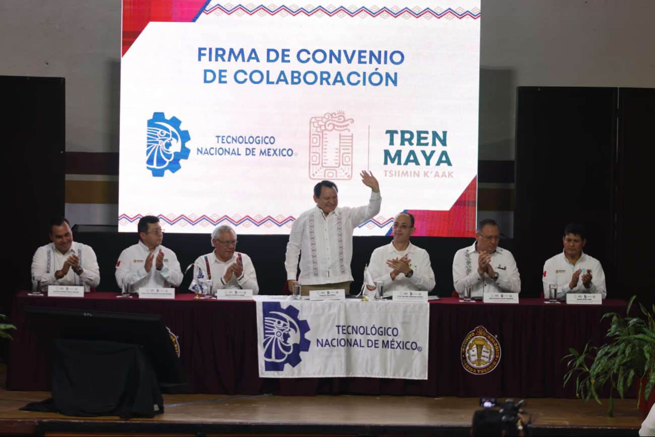 Joaquín Díaz Mena encabezó la firma del convenio entre el Tecnológico Nacional de México y el Tren Maya Joaquín Díaz Mena encabezó la firma del convenio entre el Tecnológico Nacional de México y el Tren Maya