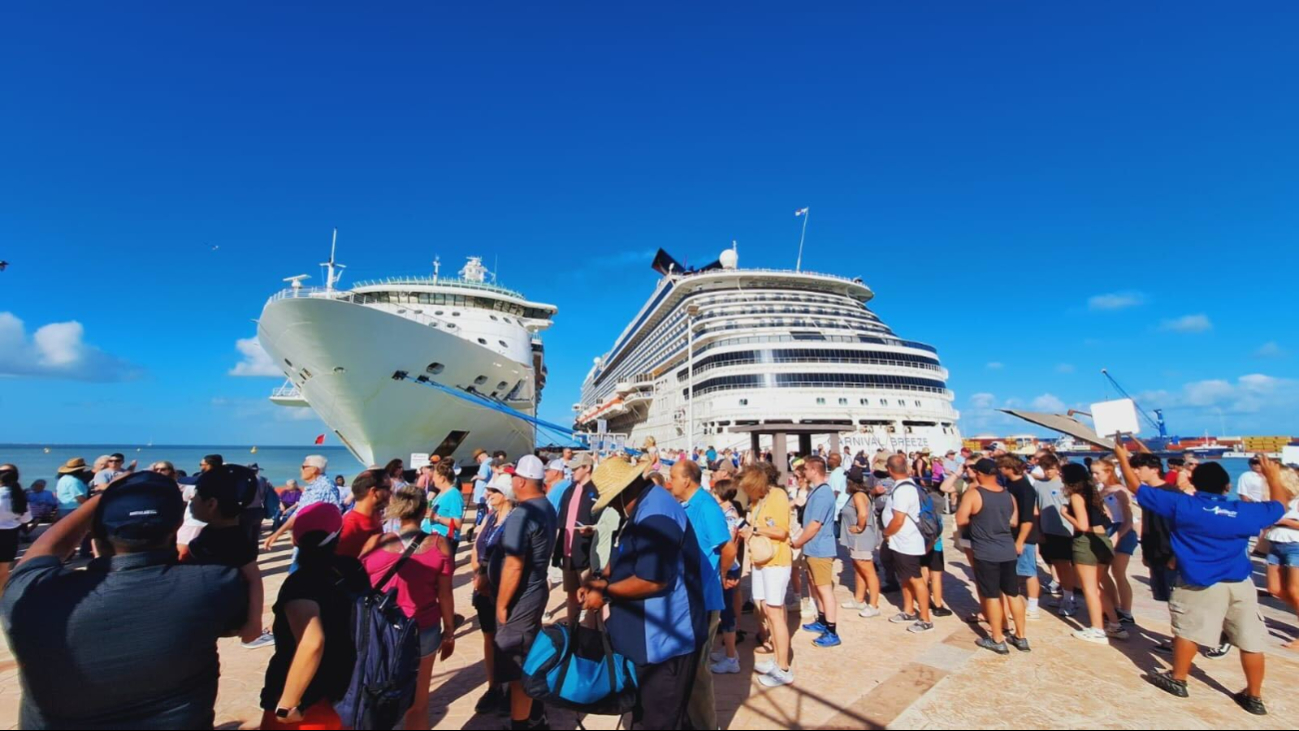 Los turistas llegaron a Puerto Progreso este jueves Los turistas llegaron a Puerto Progreso este jueves