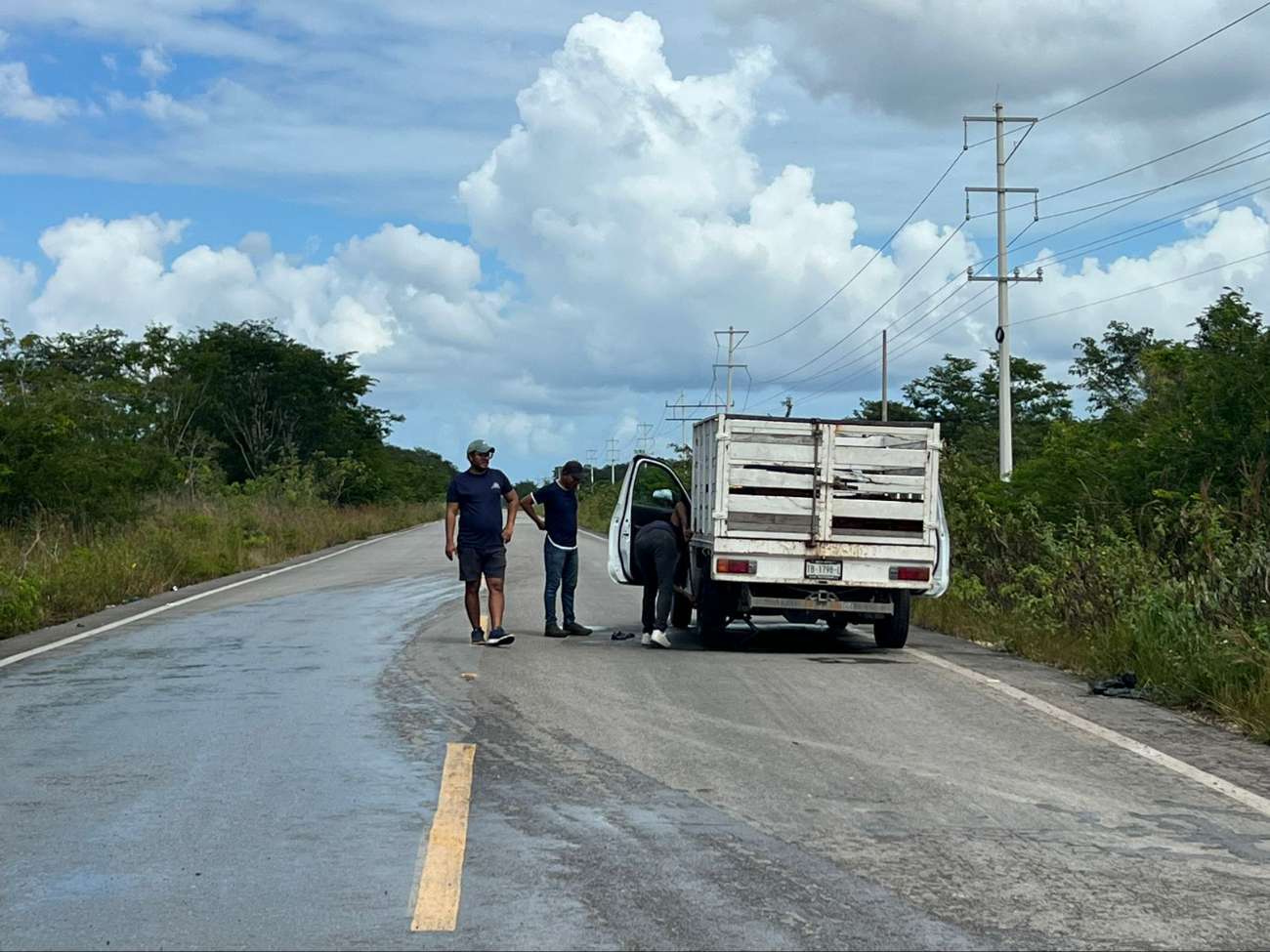 Algún letrero o señal es solicitado por los ciudadanos para enfatizar la seguridad en la carretera. Algún letrero o señal es solicitado por los ciudadanos para enfatizar la seguridad en la carretera.