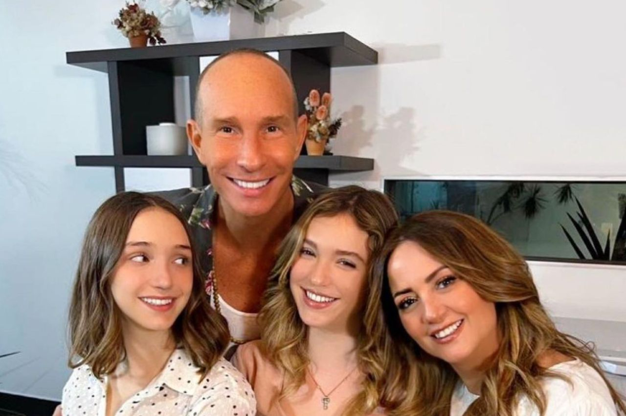 Erik Rubín y Andrea Legarreta son captados juntos, tras los rumores de un romance con Mónica Noguera Erik Rubín y Andrea Legarreta son captados juntos, tras los rumores de un romance con Mónica Noguera