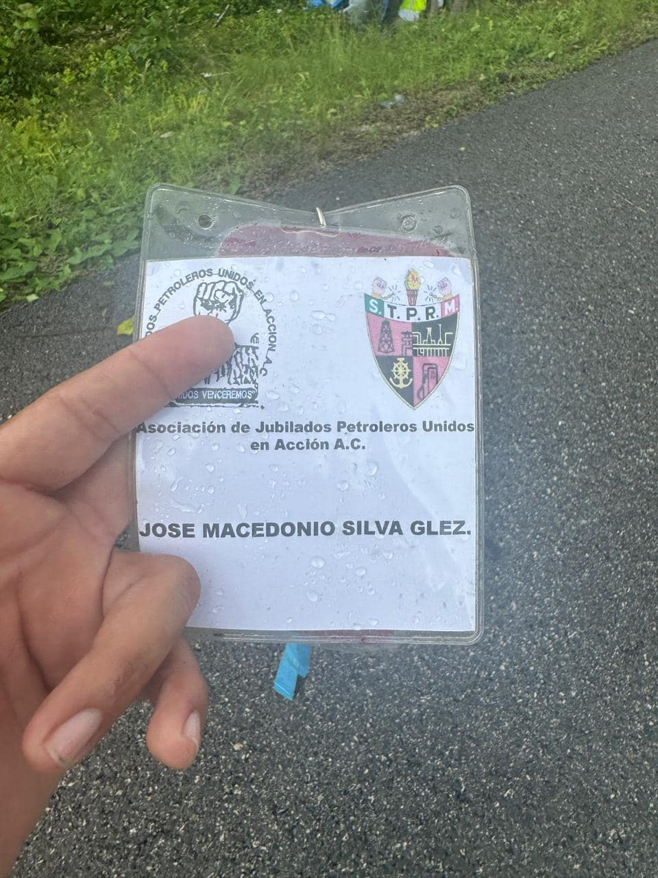 Los heridos son José Macedonio Silva Glez., jubilado petrolero del STPRM, y Magallanes Rendón Aguilar Los heridos son José Macedonio Silva Glez., jubilado petrolero del STPRM, y Magallanes Rendón Aguilar