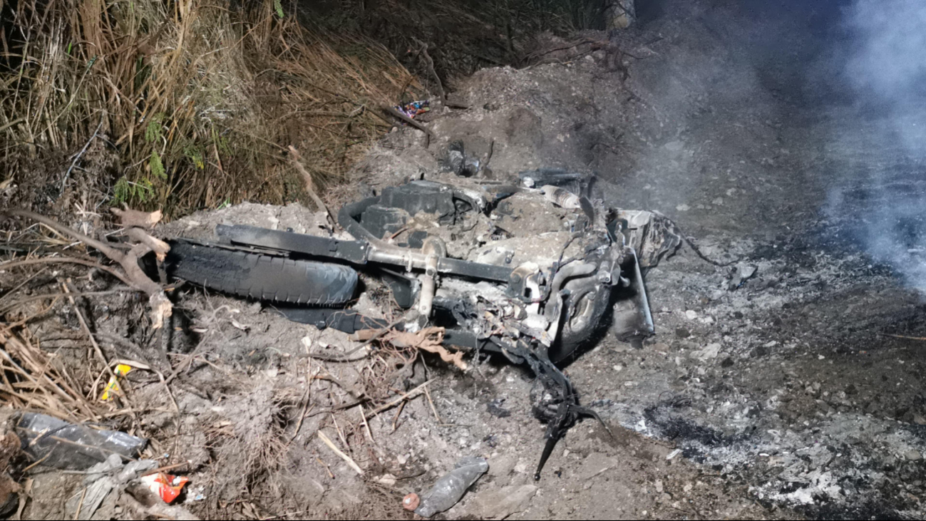 Protección civil llegó al sitio para verificar y controlar el incendio Protección civil llegó al sitio para verificar y controlar el incendio