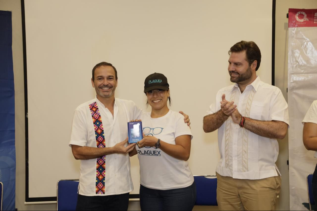 Se entregaron kits de punto de venta con dispositivos de Mercado Pago y chips para WhatsApp de Negocio Se entregaron kits de punto de venta con dispositivos de Mercado Pago y chips para WhatsApp de Negocio