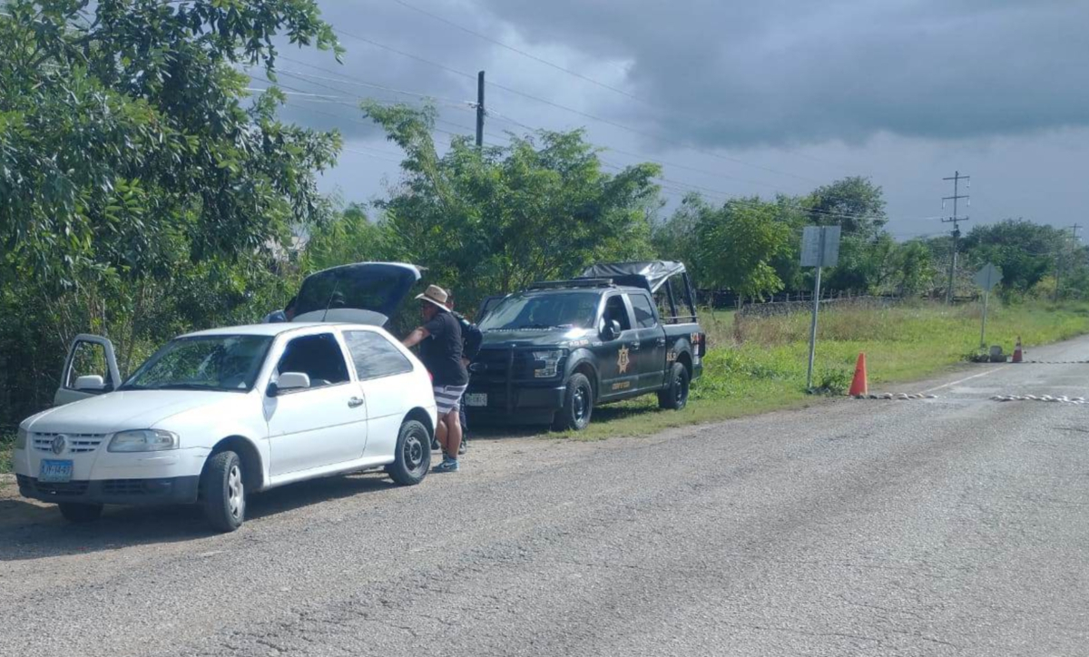 Los trabajadores fueron interceptados por un automóvil negro con vidrios polarizados y despojados de más de 100 mil pesos Los trabajadores fueron interceptados por un automóvil negro con vidrios polarizados y despojados de más de 100 mil pesos