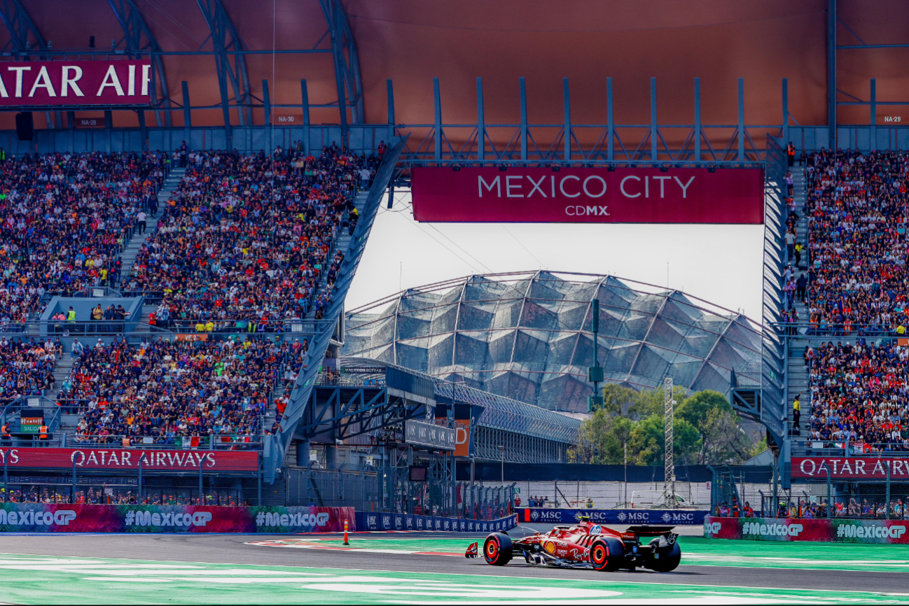 Nuevo récord en Hermanos Rodríguez: Más de 142 mil fans presenciaron la clasificación pese al mal resultado de Checo Pérez Nuevo récord en Hermanos Rodríguez: Más de 142 mil fans presenciaron la clasificación pese al mal resultado de Checo Pérez