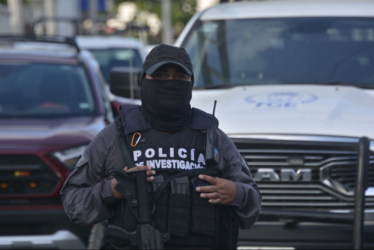 Durante los cateos se han asegura sustancias ilegales, armas y en ciertos casos, se han atrapado a los responsables Durante los cateos se han asegura sustancias ilegales, armas y en ciertos casos, se han atrapado a los responsables