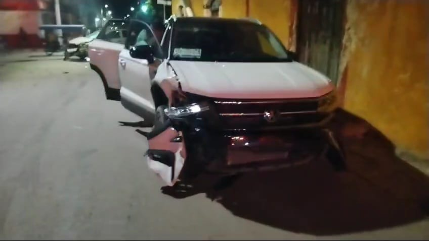 El accidente ocurrió en el cruce de las calles 15 y 22 de la colonia Centro El accidente ocurrió en el cruce de las calles 15 y 22 de la colonia Centro