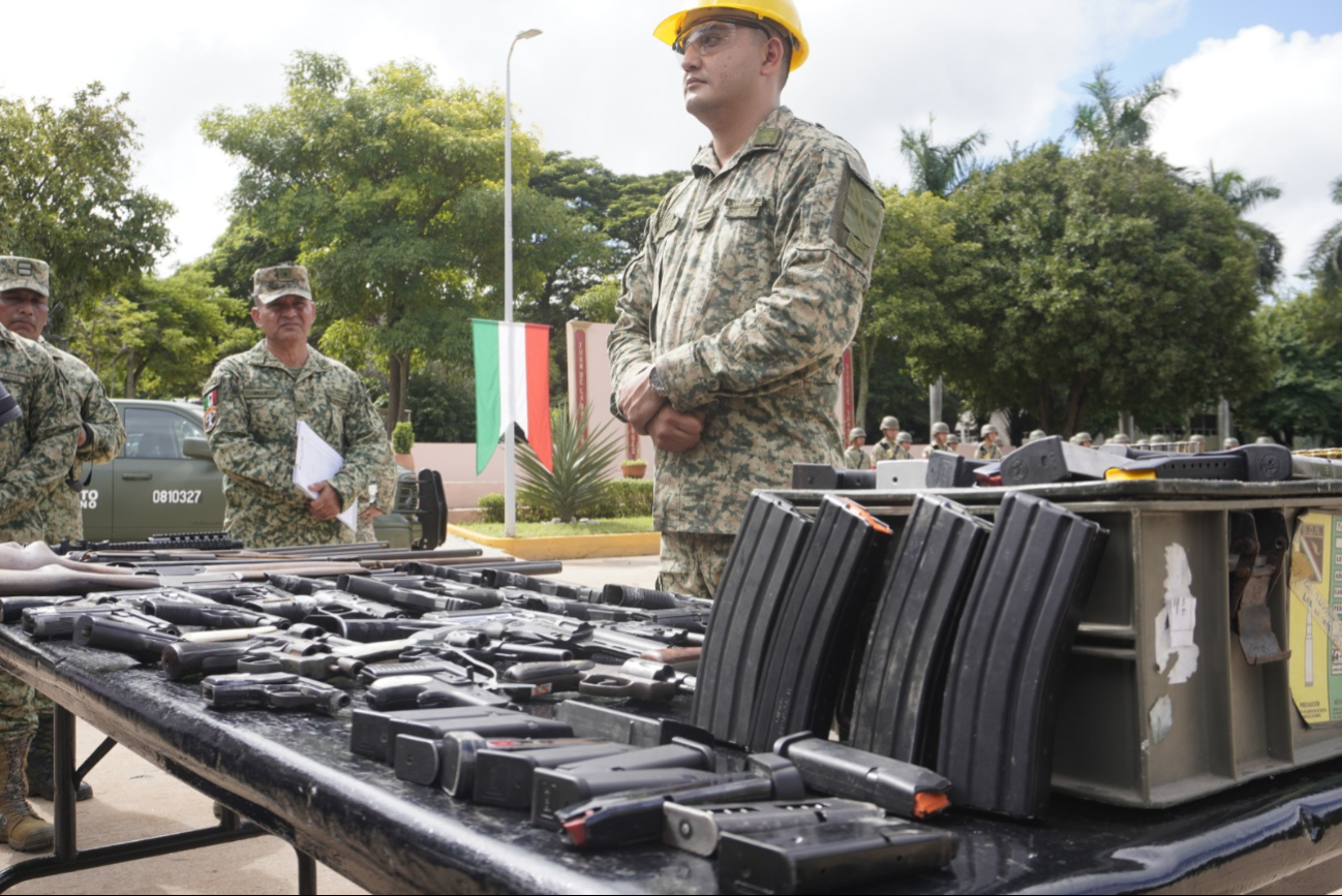 Las personas en ejidos también deben declarar sus armas para que la Sedena las registre Las personas en ejidos también deben declarar sus armas para que la Sedena las registre