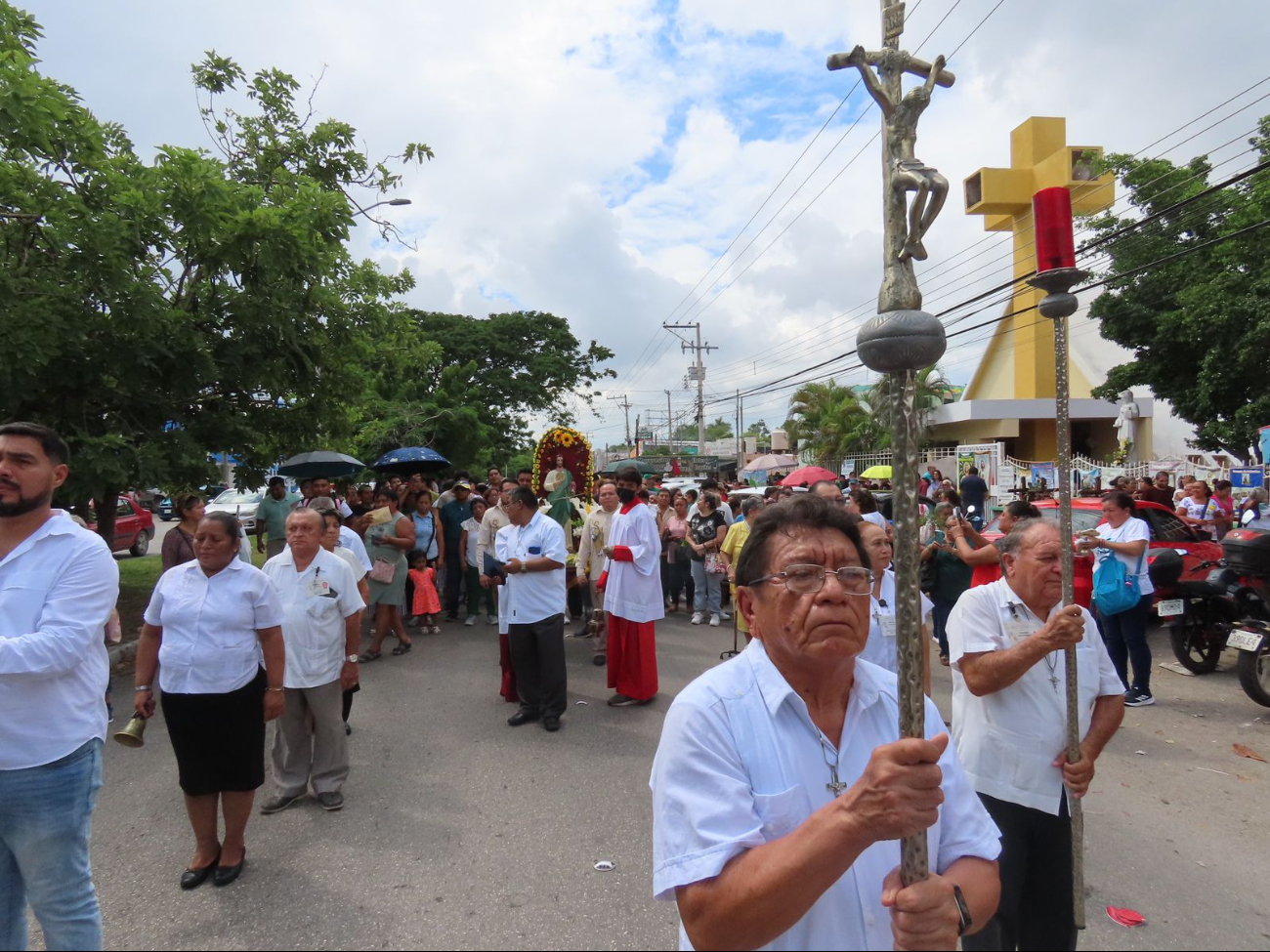 Mérida se reunió en la iglesia de la colonia Díaz Ordaz Mérida se reunió en la iglesia de la colonia Díaz Ordaz