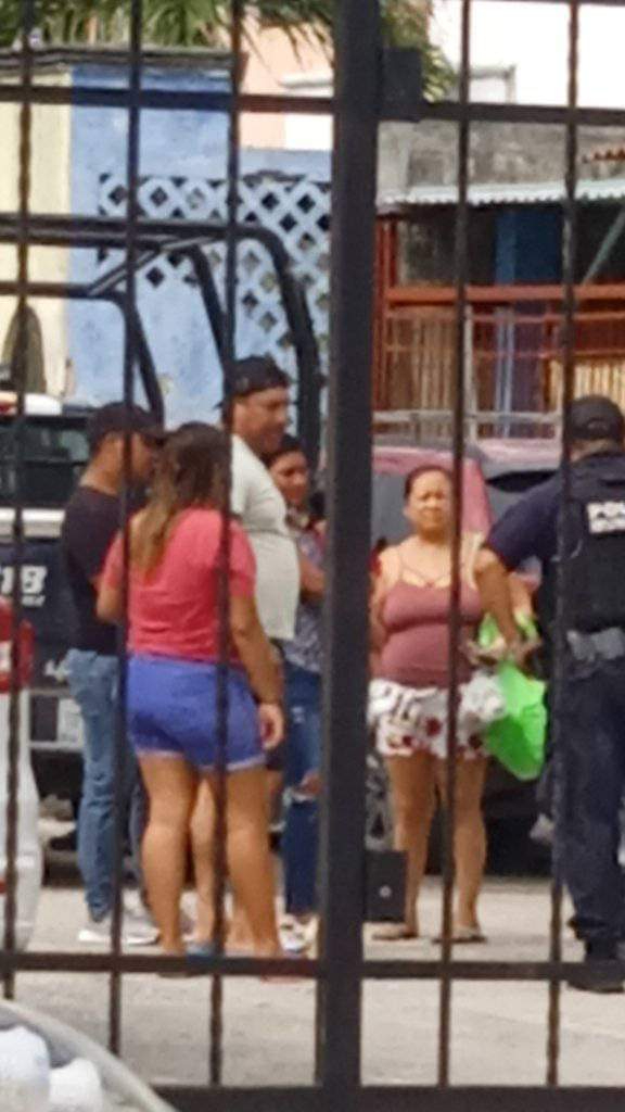 Testigos aseguraron que los policías acudieron a la casa del presunto ladrón para recibir un soborno Testigos aseguraron que los policías acudieron a la casa del presunto ladrón para recibir un soborno