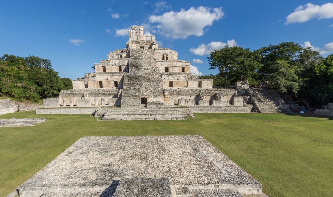 Edzná cuenta con atractivos arqueológicos como el Templo de los Cinco Pisos Edzná cuenta con atractivos arqueológicos como el Templo de los Cinco Pisos