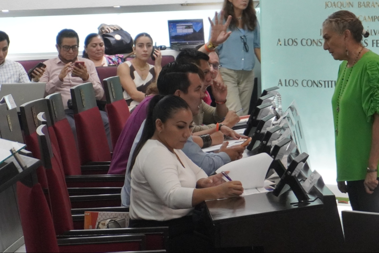 Pedro Armentia López, de MC, recriminó al Gobierno del Estado por no dispersar los donativos de Pemex para el bacheo Pedro Armentia López, de MC, recriminó al Gobierno del Estado por no dispersar los donativos de Pemex para el bacheo