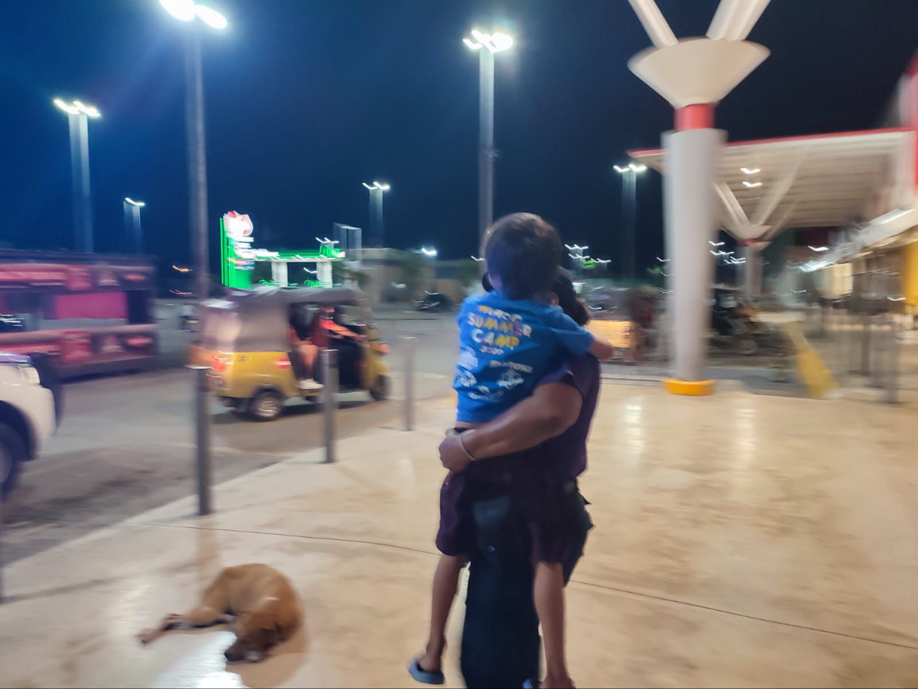 Personas de la zona aseguraron que no es la primera vez que los menores se encuentran vendiendo Personas de la zona aseguraron que no es la primera vez que los menores se encuentran vendiendo