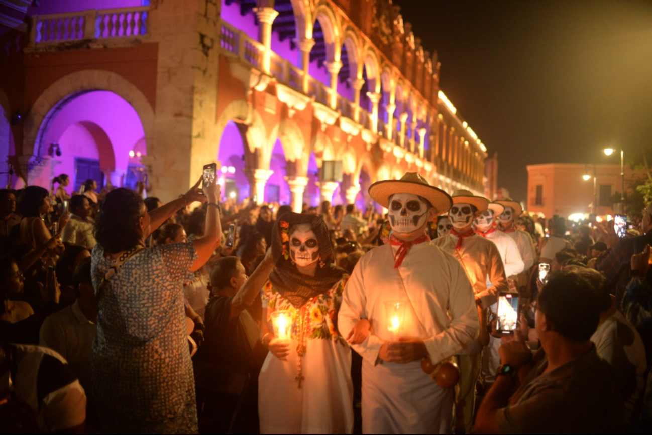 Yucatecos celebraron a las ánimas y los pixanitos. Yucatecos celebraron a las ánimas y los pixanitos.