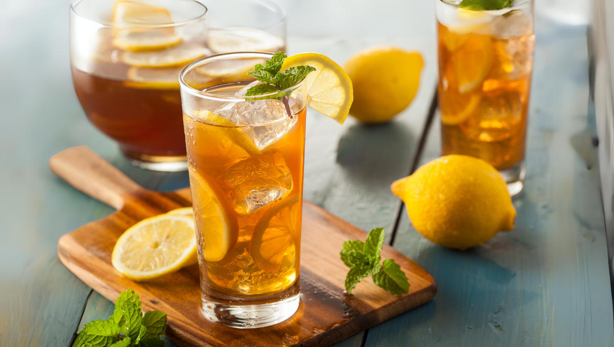 • El té campechano ofrece diversas variantes, desde té negro hasta mezclas con ingredientes locales. • El té campechano ofrece diversas variantes, desde té negro hasta mezclas con ingredientes locales.