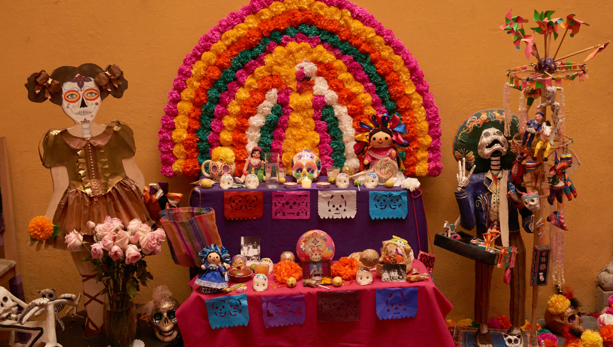 Tres cosas que nunca debes poner en una ofrenda de muertos