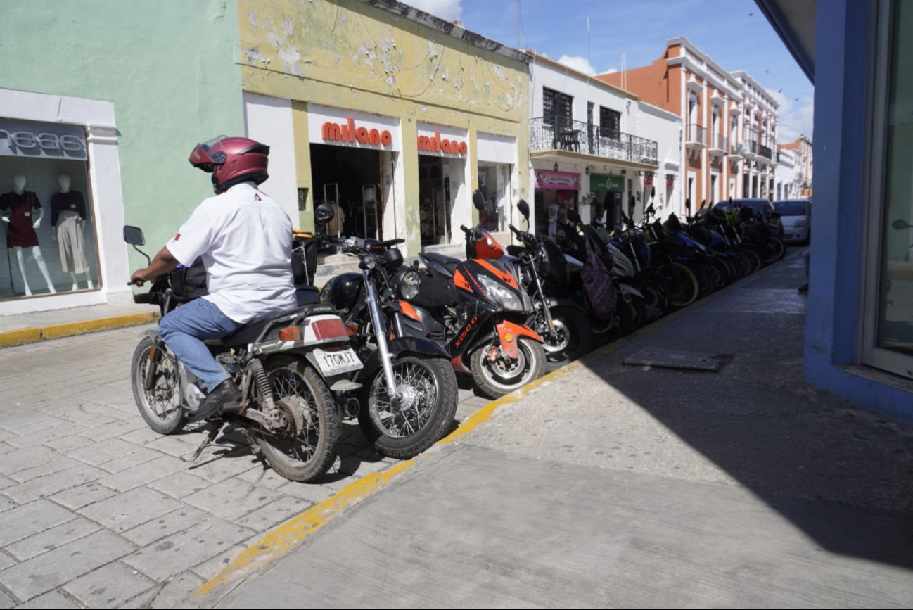 Estaciona en lugares seguros y bien iluminados Estaciona en lugares seguros y bien iluminados