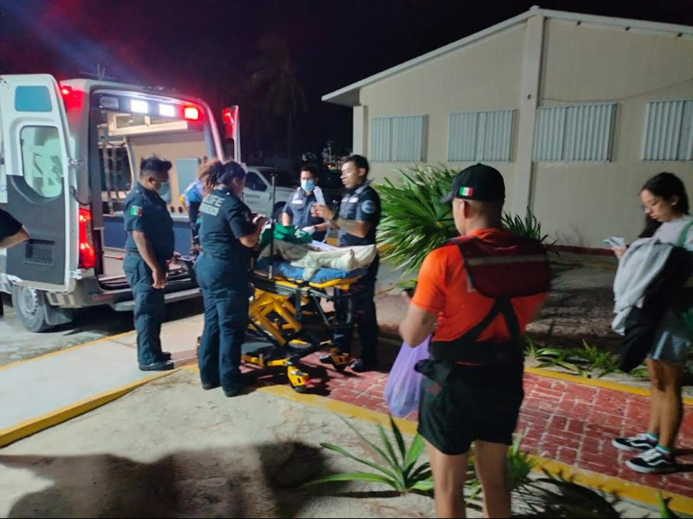 Los enfermos serían trasladados para recibir atención médica en Cancún. Los enfermos serían trasladados para recibir atención médica en Cancún.