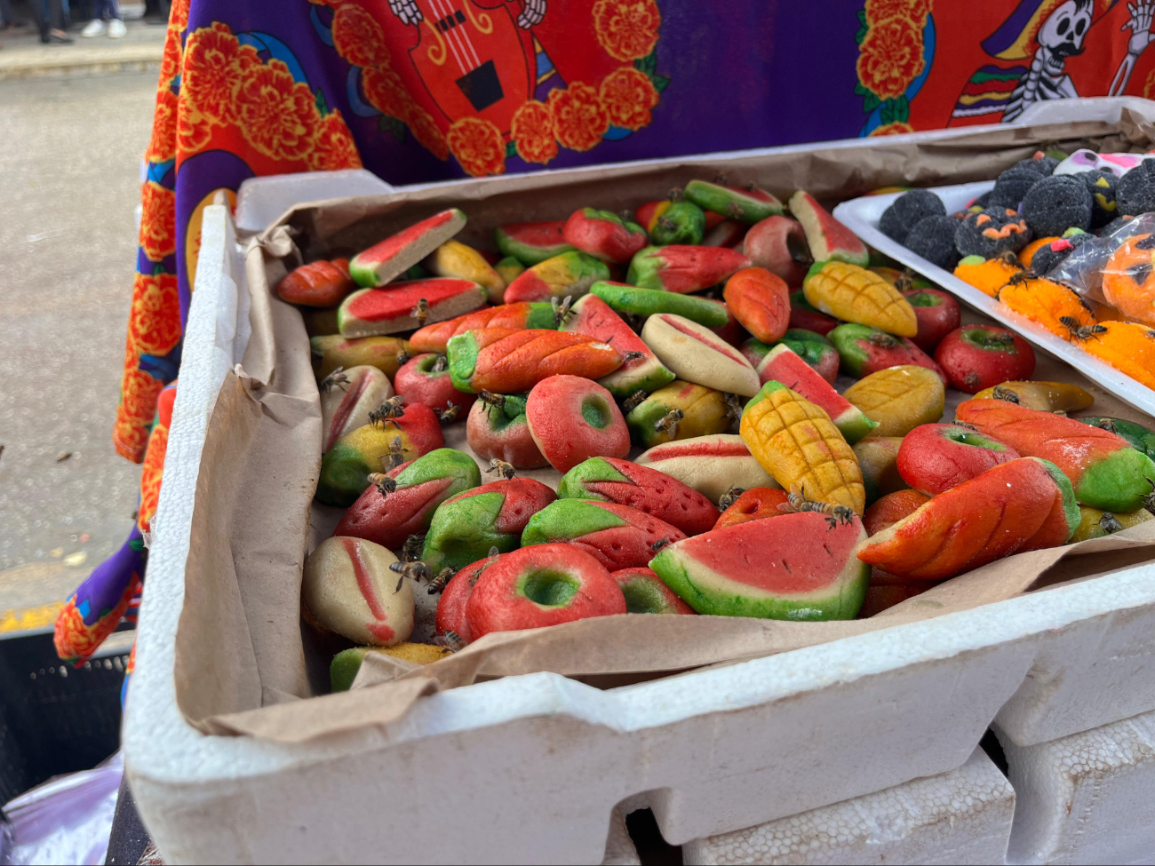 Los mazapanes con diferentes formas son algunos de los dulces más solicitados Los mazapanes con diferentes formas son algunos de los dulces más solicitados