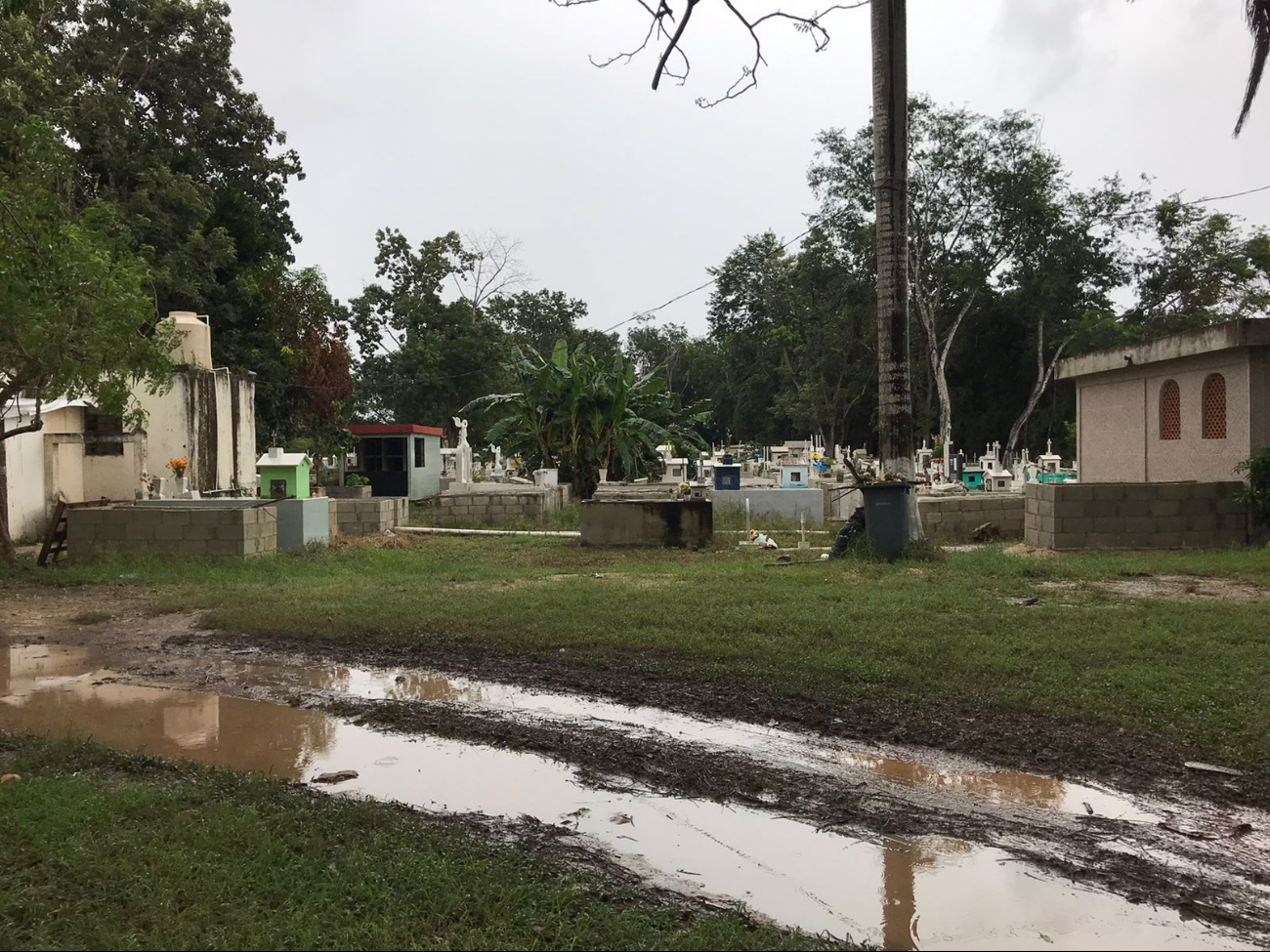 Urge atención al panteón de Chetumal
