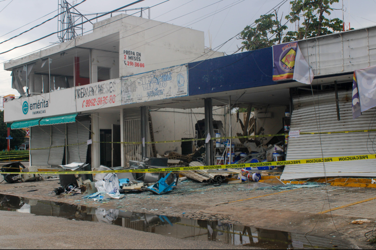 Un fuerte estallido sorprendió a los habitantes del oriente de Mérida, Yucatán, la mañana del jueves 31 de octubre. Un fuerte estallido sorprendió a los habitantes del oriente de Mérida, Yucatán, la mañana del jueves 31 de octubre.