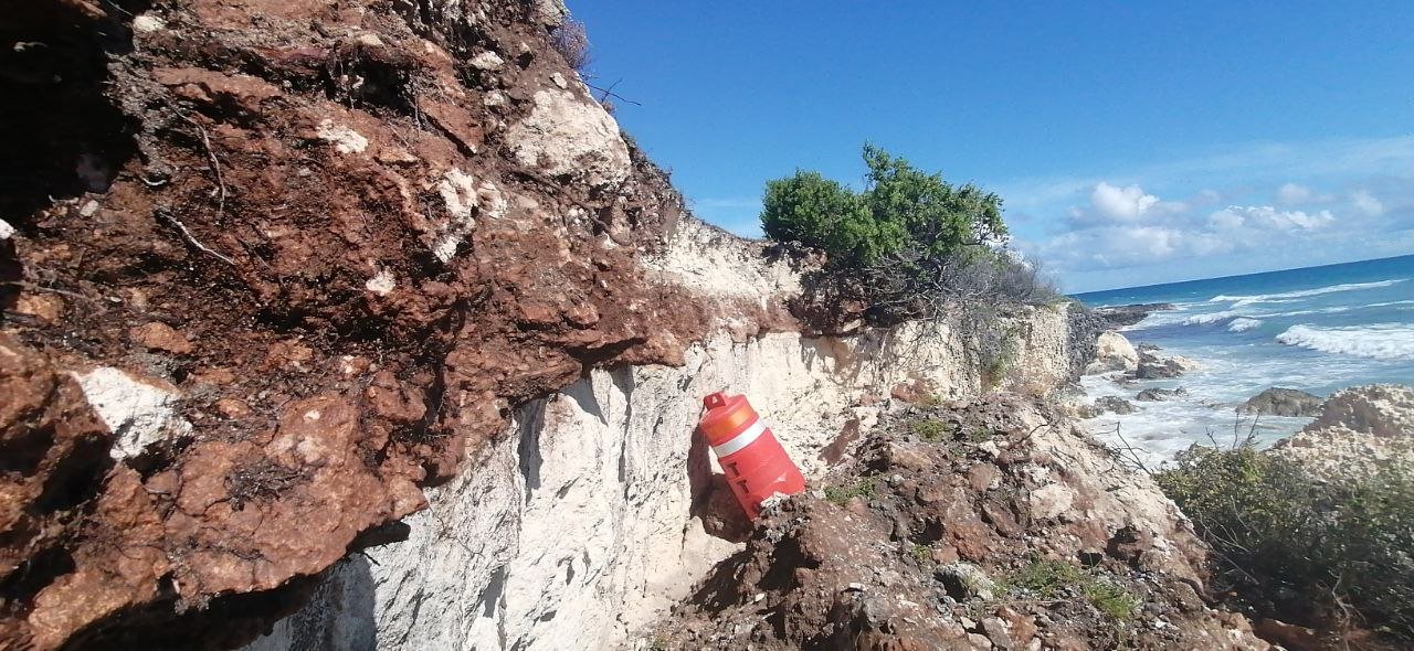 Debido a la llegada de huracanes desde hace años, poco a poco la vialidad va deteriorándose Debido a la llegada de huracanes desde hace años, poco a poco la vialidad va deteriorándose