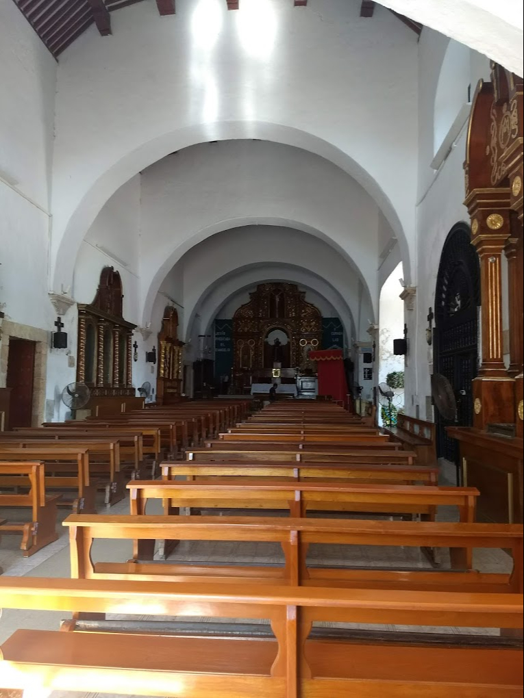 El templo destaca por su arquitectura colonial española y su ambiente de serenidad El templo destaca por su arquitectura colonial española y su ambiente de serenidad