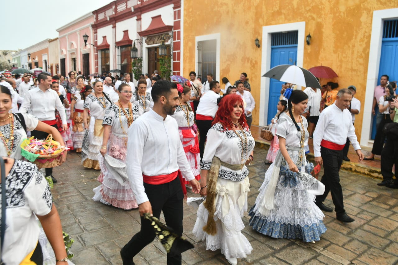 Con caminata, celebran con orgullo el Día de la Campechanidad 