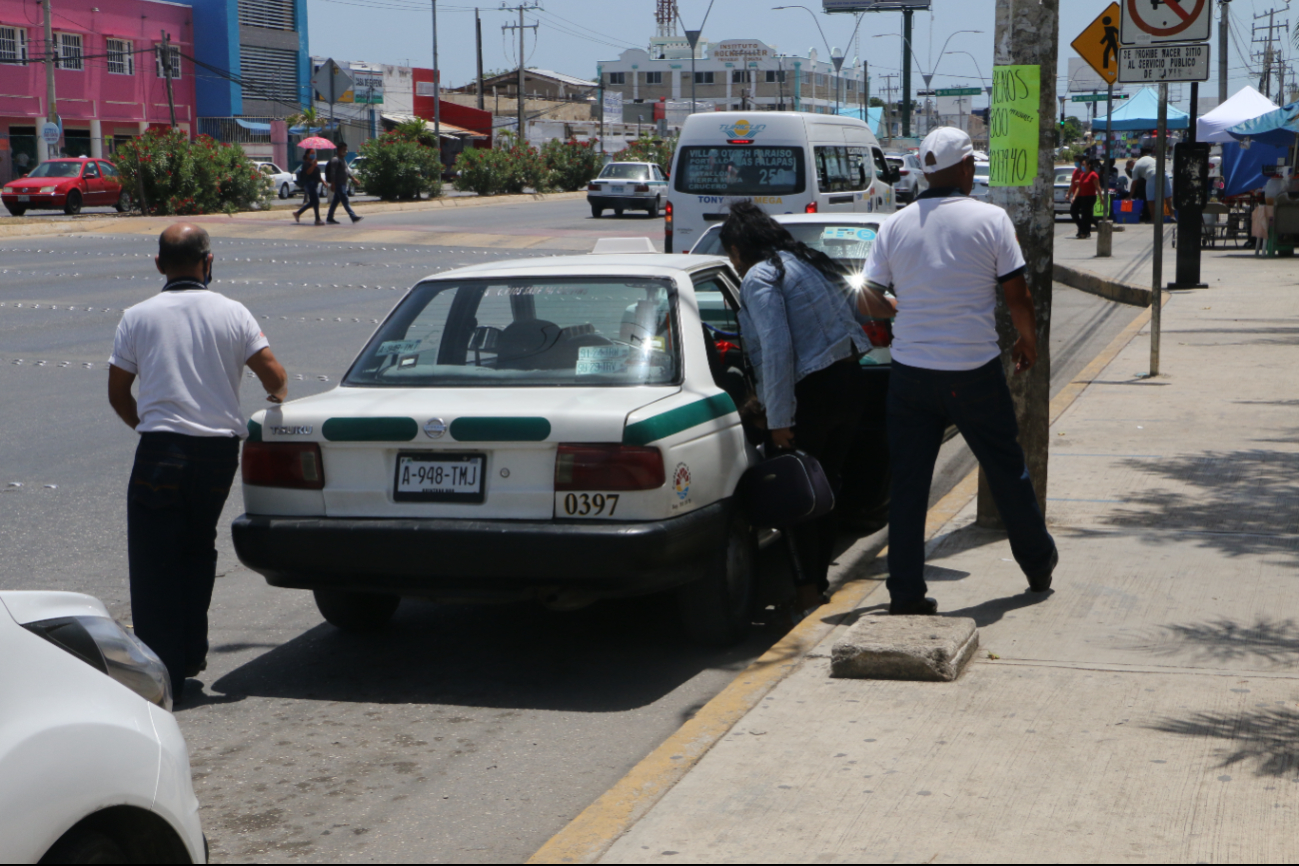 La población muestra desconfianza en los servicios de taxi debido a incidentes recientes La población muestra desconfianza en los servicios de taxi debido a incidentes recientes