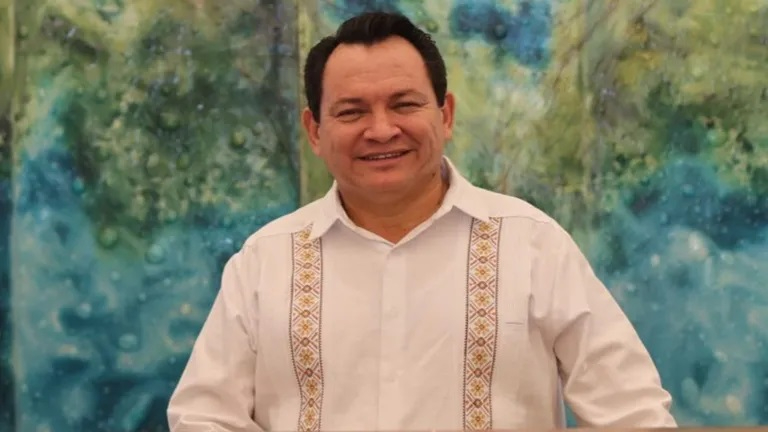 Gobernador Huacho Díaz Mena envía mensaje por Huracán Milton 