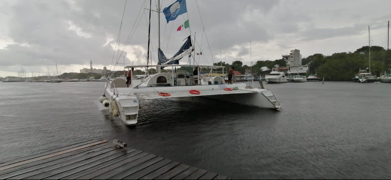 Arriban embarcaciones de Cancún a Isla Mujeres ante la llegada del huracán “Milton” Arriban embarcaciones de Cancún a Isla Mujeres ante la llegada del huracán “Milton”