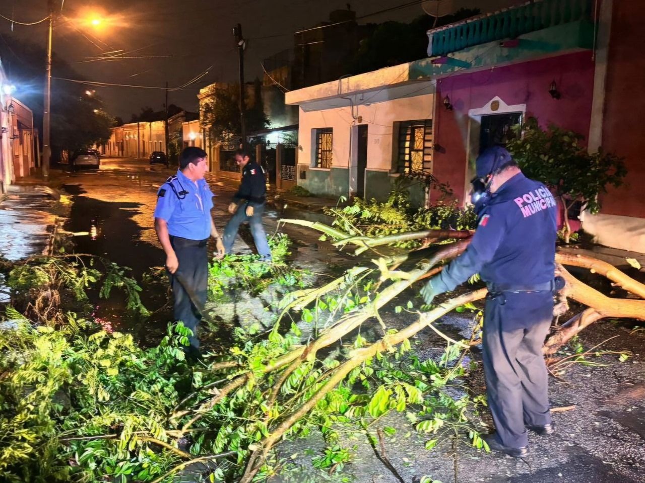 Autoridades mantienen operativos de seguridad en Mérida Autoridades mantienen operativos de seguridad en Mérida
