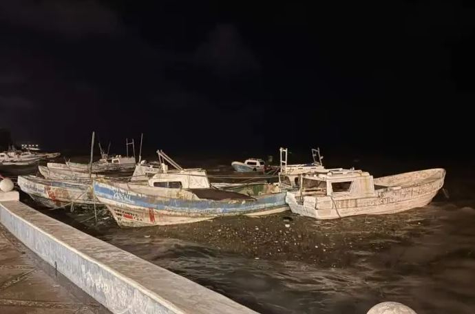 12 embarcaciones a pique por Milton en Campeche