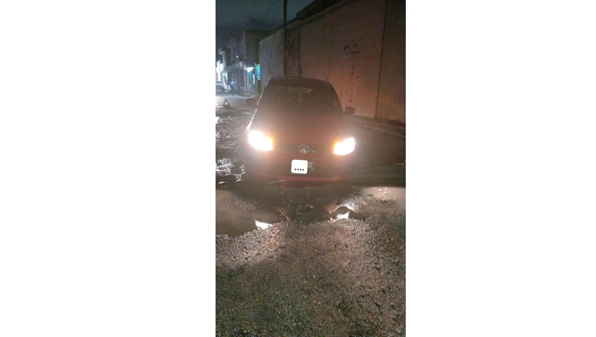 En el barrio de San José, los vecinos advierten sobre grandes baches que dañan los vehículos En el barrio de San José, los vecinos advierten sobre grandes baches que dañan los vehículos