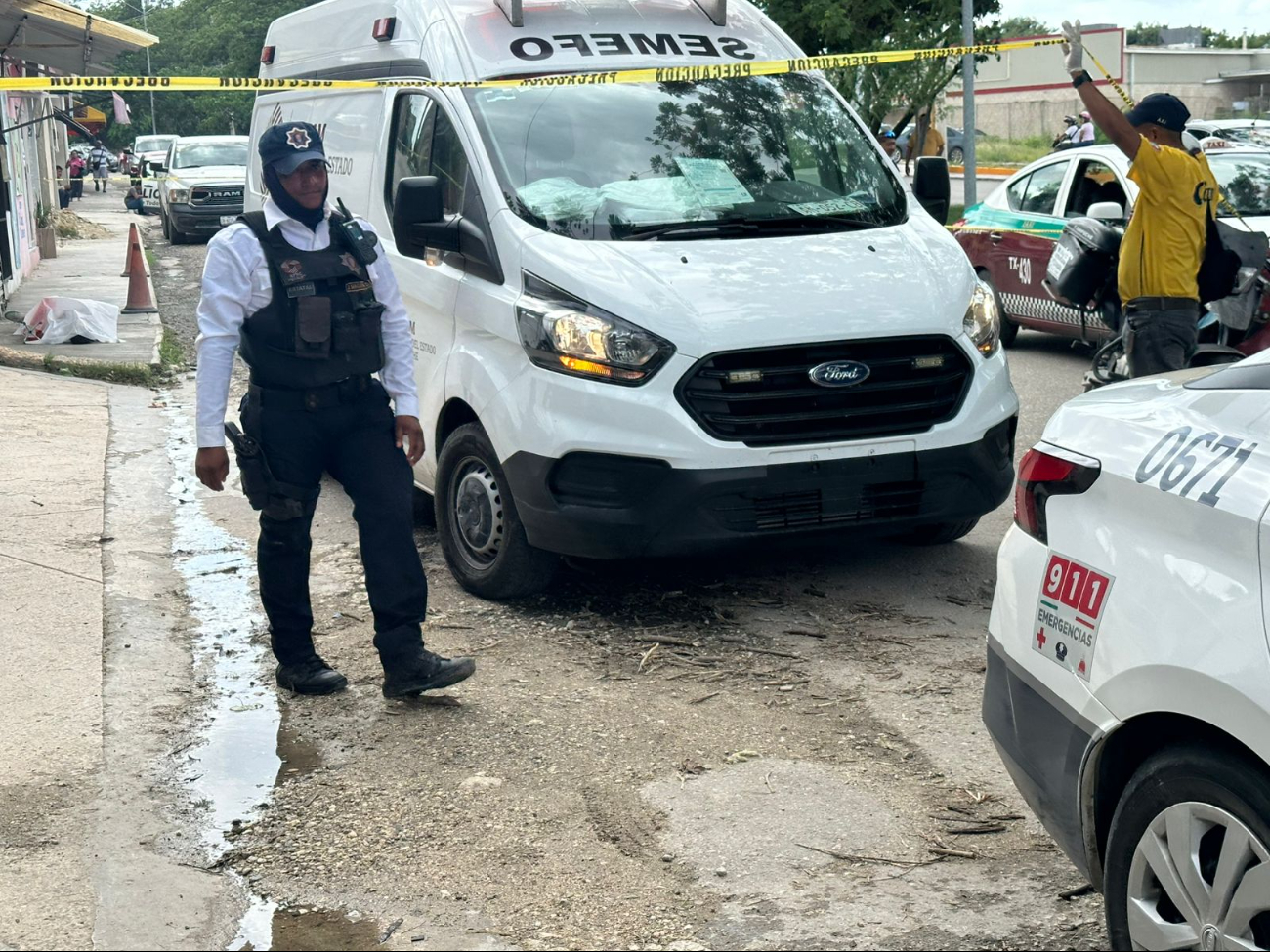 Muere en la vía publica Muere en la vía publica