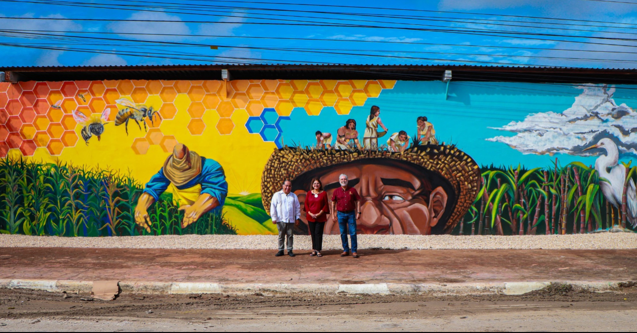 Campeche inaugura su primer mural de realidad aumentada, "Cosecha dorada, las raíces de nuestro campo", en la Central Maquinaria de la SDA Campeche inaugura su primer mural de realidad aumentada, "Cosecha dorada, las raíces de nuestro campo", en la Central Maquinaria de la SDA