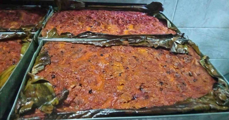 Cocinarlo en un horno convencional es más práctico y accesible, especialmente en áreas urbanas Cocinarlo en un horno convencional es más práctico y accesible, especialmente en áreas urbanas