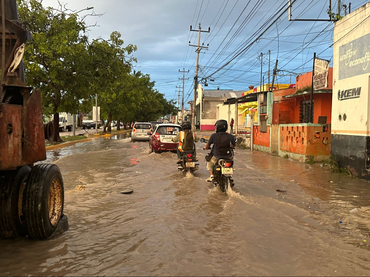 El tráfico se vio afectado en la Avenida Gobernadores El tráfico se vio afectado en la Avenida Gobernadores
