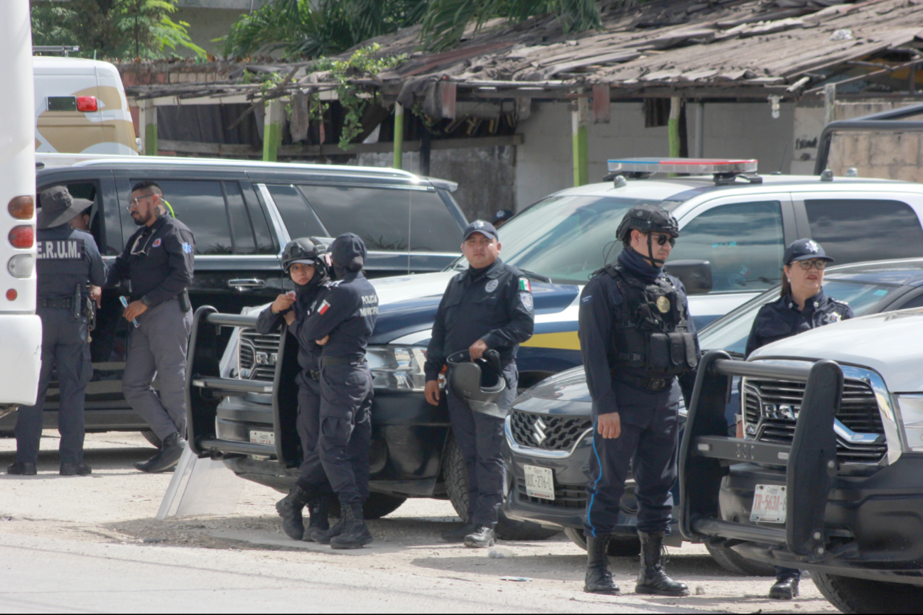 Policías expusieron la falta de equipo de trabajo y el mal estado de algunos, exponiéndolos al peligro Policías expusieron la falta de equipo de trabajo y el mal estado de algunos, exponiéndolos al peligro
