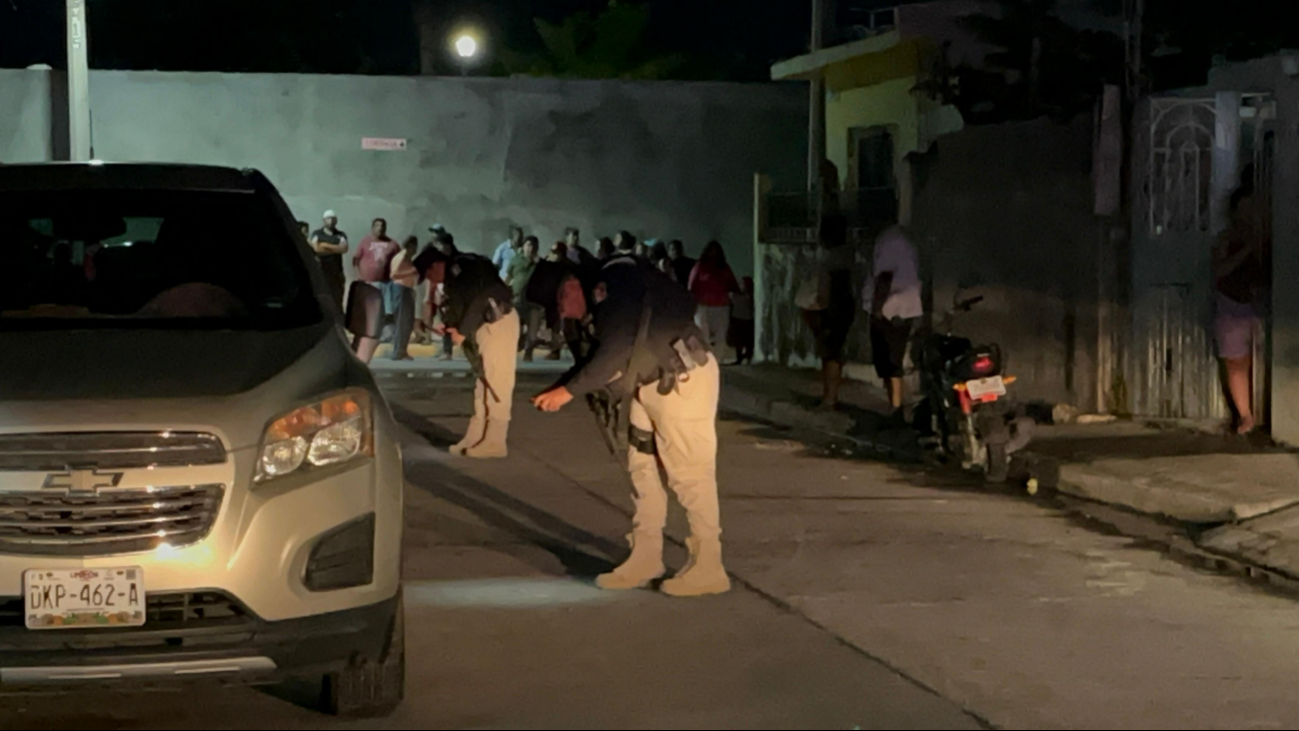 Autoridades pronto llegaron al lugar para dar pie a la investigación del incidente. Autoridades pronto llegaron al lugar para dar pie a la investigación del incidente.