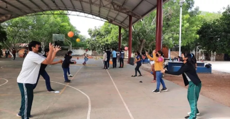 Implementarán temas para los maestros para que los aborden en el salón de clases como una estrategia preventiva Implementarán temas para los maestros para que los aborden en el salón de clases como una estrategia preventiva