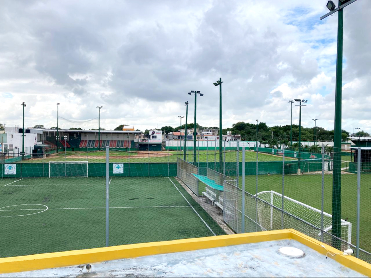   Más de mil deportistas se ven afectados tras aseguramiento del sindicato de taxistas de Cancún  