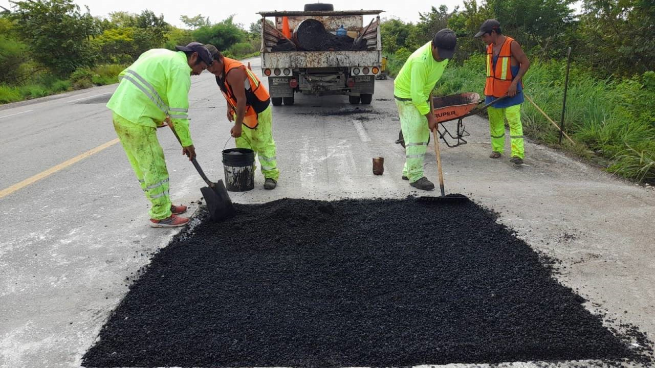 "Bachetón" en Campeche: Reparación de la carretera federal 186 avanza un 30%  