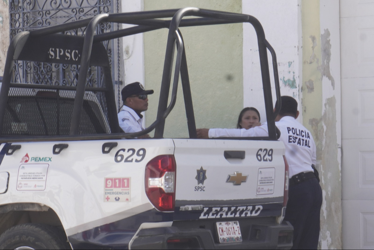 La mujer acababa de salir del banco