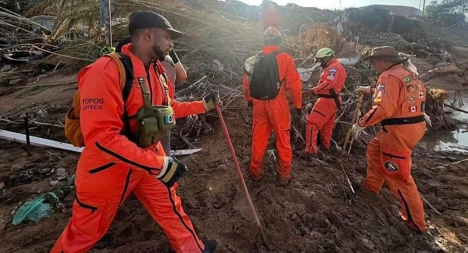 Los Topos trabajan en coordinación con voluntarios locales para ayudar a los afectados Los Topos trabajan en coordinación con voluntarios locales para ayudar a los afectados