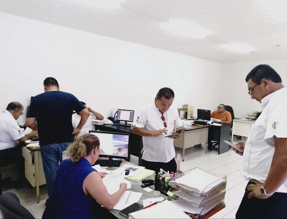 Uno de los requisitos para ser martillo es pagar 10 pesos diarios, que equivalen a una captación semanal de 840 mil; no obstante, hay opacidad en el destino de ese recurso Uno de los requisitos para ser martillo es pagar 10 pesos diarios, que equivalen a una captación semanal de 840 mil; no obstante, hay opacidad en el destino de ese recurso
