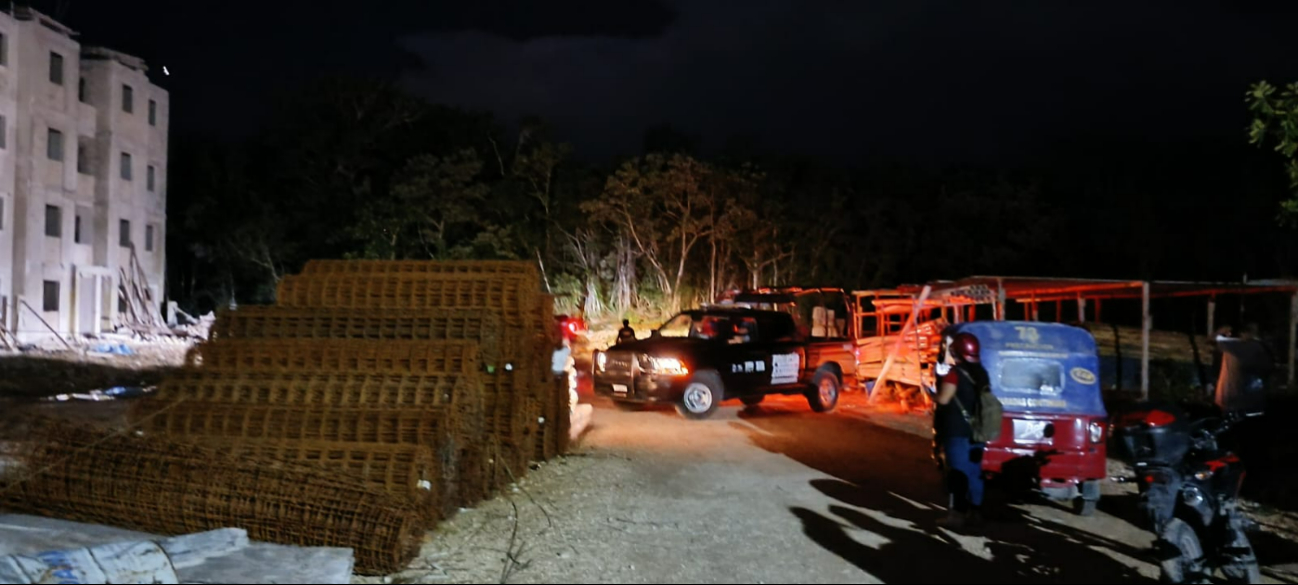 Autoridades llegaron al lugar para poder asegurar el área. Autoridades llegaron al lugar para poder asegurar el área.