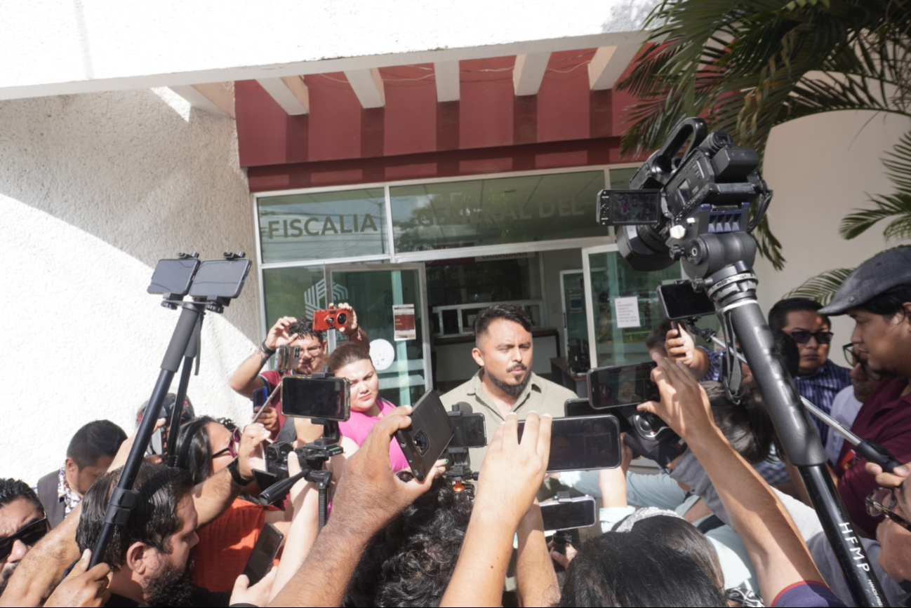 Desde que asumió la presidencia del Congreso, ha recibido amenazas, especialmente relacionadas con el tema de los policías Desde que asumió la presidencia del Congreso, ha recibido amenazas, especialmente relacionadas con el tema de los policías