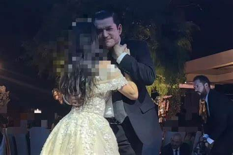 El Director fue investigado por los eventos de la fiesta. El Director fue investigado por los eventos de la fiesta.