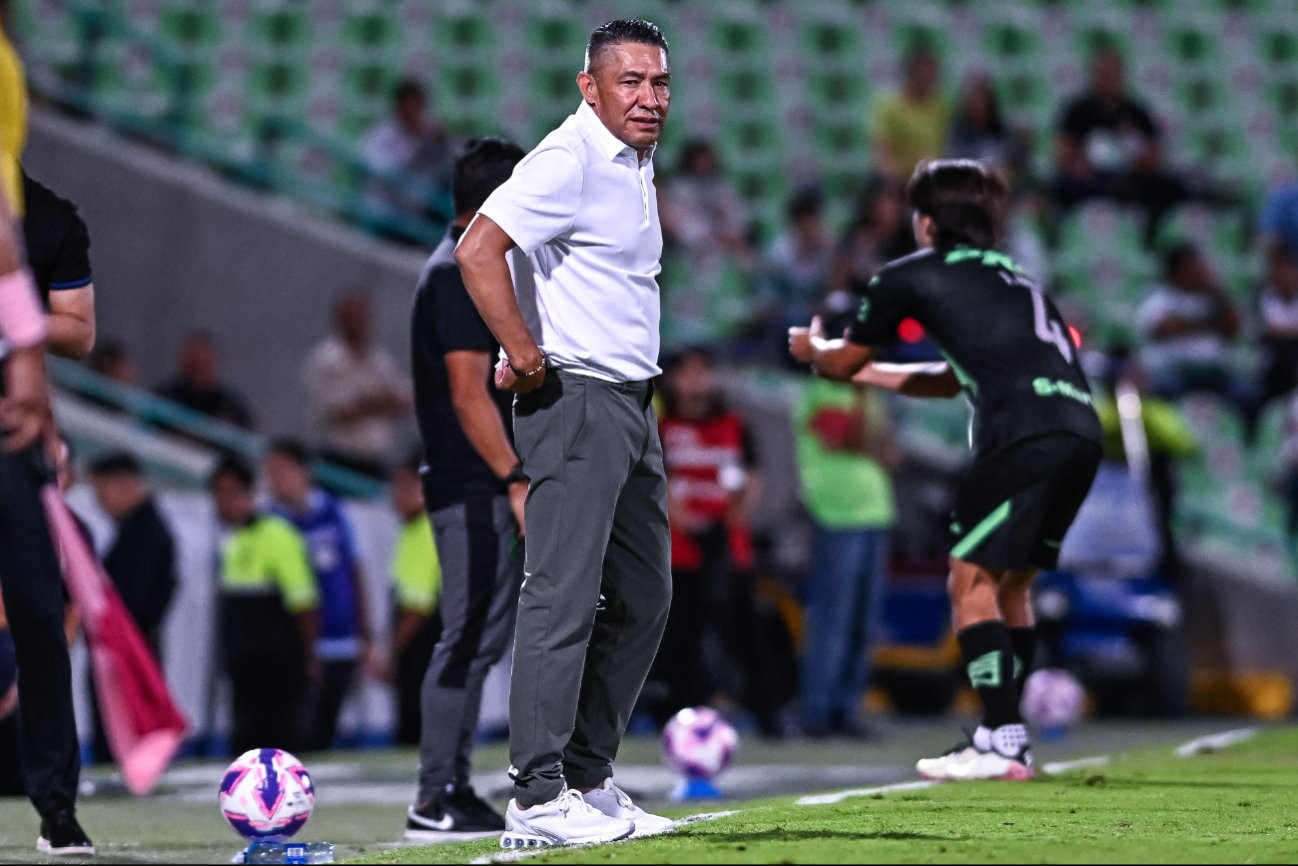 Nacho Ambriz dice adiós a Santos